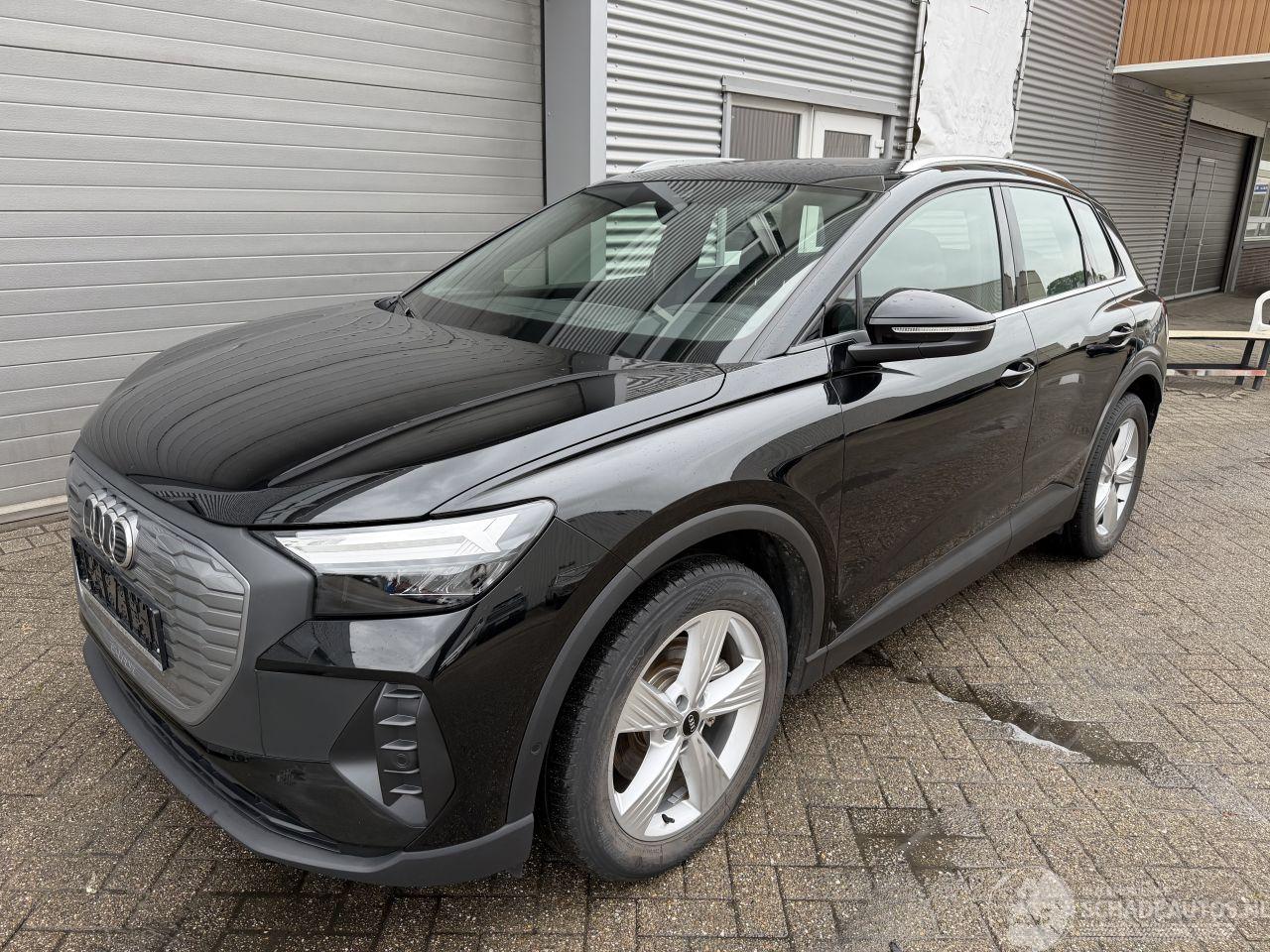 Audi Q4 Audi Q4 e-tron 35 e-tron Pano Leder