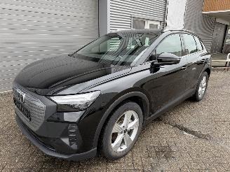 damaged passenger cars Audi Q4 Audi Q4 e-tron 35 e-tron Pano Leder 2023/3