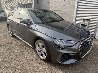 Audi A3 A3 S-line 40 TFSIe plugin hybrid start en rijd picture 5