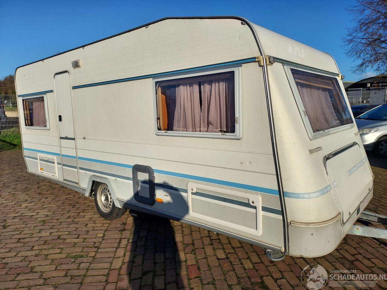 Knaus  Azur 490 + Mover en Voortent