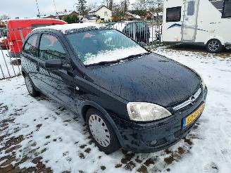 Vaurioauto  passenger cars Opel Corsa 1.2 AUTOMAAT  109000KM !!! 2005/4