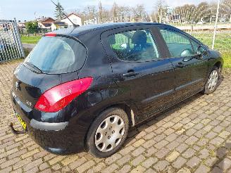 Peugeot 308 5 deurs 1.6i  600 euro VASTE PRIJS picture 3
