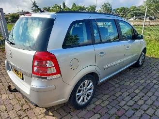 Opel Zafira 7 persoons + apk 1.8 Temtation picture 3