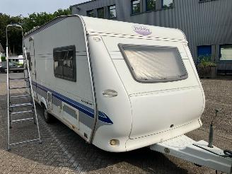 krockskadad bil caravan Hobby  Excellent 540 UF + Voortent 2003/4