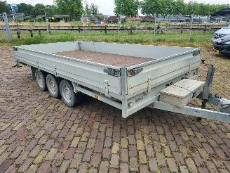 skadebil aanhanger Hulco  Medax 3 assige aanhanger 3500 kilo 2020/2