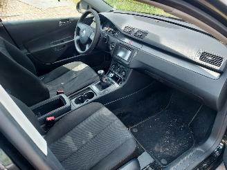 Volkswagen Passat 1.6 FSI Trendline Sedan 6 bak picture 7