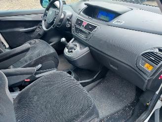 Citroën C4-picasso 1.8iAmbiance 7 persoons + Apk picture 9
