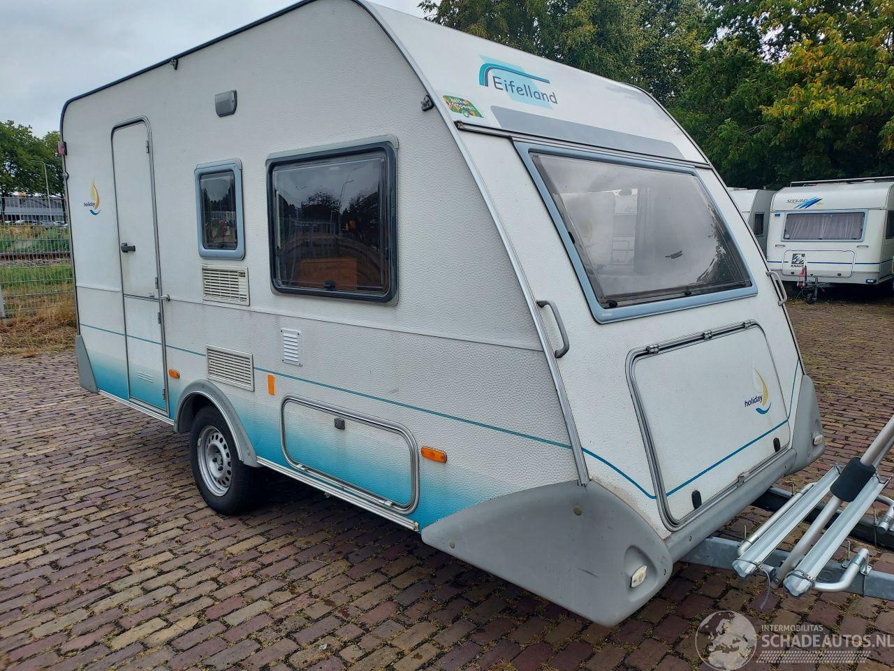 Eifelland  400 met 3 Stapelbedden + Voortent