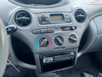 Toyota Yaris 1.0 4 cilinder picture 8