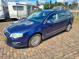krockskadad bil auto Volkswagen Passat 2.0 TDI Bleu Motion 2009/8