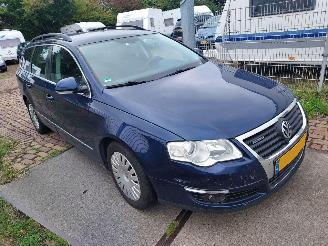 Schadeauto Volkswagen Passat 2.0 TDI 2009/8