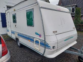 damaged caravans Adria  5204 PX + Voortent en frans bed 1999/5