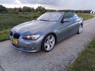 Damaged car BMW 3-serie 335i e93 2007/3
