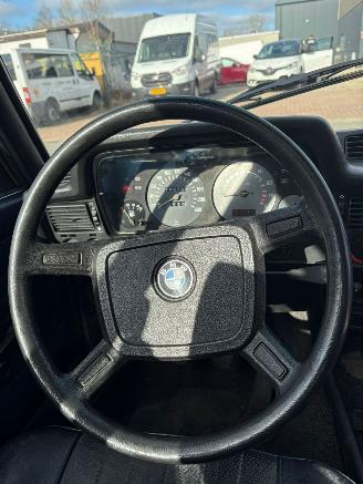 BMW 3-serie 323i picture 9