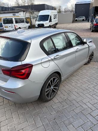 BMW 1-serie 118i picture 5