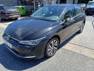 uszkodzony samochody osobowe Volkswagen Golf 1.4 hybride 2024/4
