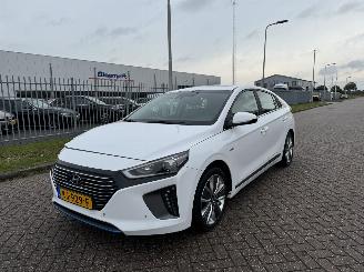 Coche accidentado Hyundai Ioniq 1.6 Hybrid 2016/9