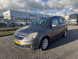 Coche accidentado Opel Zafira 1.6 77Kw 7-Persoons - Airco - Navi 2006/11