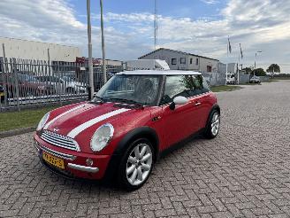 damaged passenger cars Mini Cooper 1.6 Chilli 85kw AIRCO 2002/7