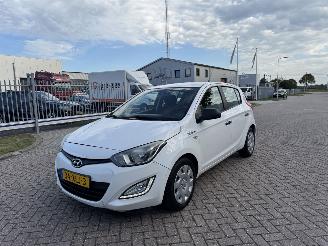Damaged car Hyundai I-20 1.2 i  63kw Airco 2012/6