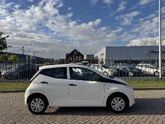 Schadeauto Toyota Aygo 1.0 VVT-i X Fun  AIRCO 2017/11