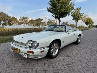 Vaurioauto  passenger cars Jaguar Xjs 6.0 V12 Convertible 1995/2