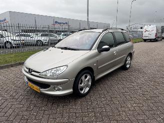 skadebil auto Peugeot 206 SW 1.4 16V XS Clima 2004/1