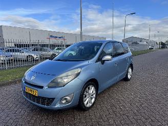 Damaged car Renault Grand-scenic 1.4 96kw 7 persoons Navi - Clima 2011/6