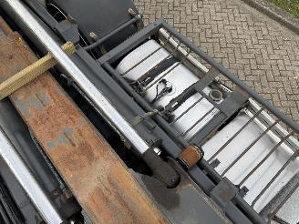 Volvo FM 8x2 Haakarm picture 13