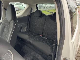 Peugeot 107 1.0 12V XS  AIRCO picture 11