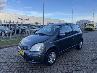 Vaurioauto  passenger cars Toyota Yaris 1.3 VVT-i  AIRCO 2005/5