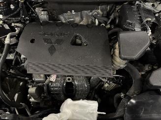 Mitsubishi Outlander 2.0 Intense+  Aut. 7-persoons picture 14