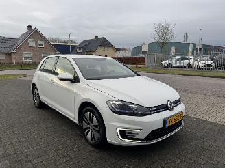 Vaurioauto  passenger cars Volkswagen e-Golf Clima - Navi  37525 KM !!!! 2019/2