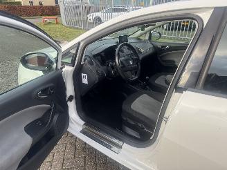 Seat Ibiza 1.2 TSI 63Kw Clima - Navi picture 11