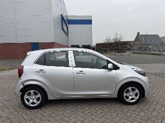 Kia Picanto 1.0  AUTOMAAT  26.000KM!! picture 7