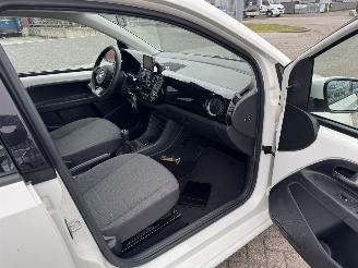 Volkswagen Up! 1.0 44Kw NAIV - AIRCO picture 18