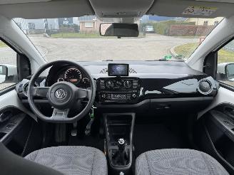 Volkswagen Up! 1.0 44Kw NAIV - AIRCO picture 23