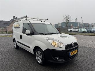 Vaurioauto  commercial vehicles Fiat Doblo 1.3 MultiJet SX 66kw AIRCO 2010/8