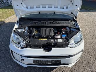 Volkswagen Up! 1.0 48kw Clima picture 8