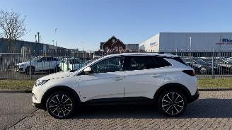 Opel Grandland X 1.6 Plug-In Hybrid picture 2
