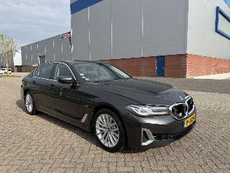 Schadeauto BMW 5-serie 520e Plug-In Hybrid 2022/3