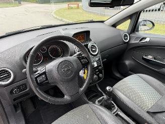 Opel Corsa 1.3 CDTi EcoFlex Cosmo  AIRCO picture 15