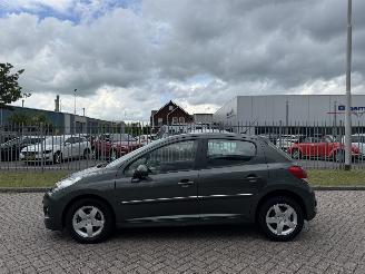 Peugeot 207 1.4 VTi Style AIRCO picture 2