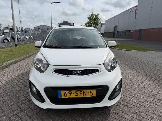 Kia Picanto 1.2 CVVT 63kw AIRCO picture 8