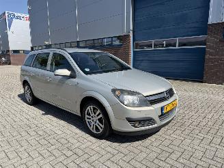 damaged passenger cars Opel Astra 1.6 77Kw AIRCO 2006/1