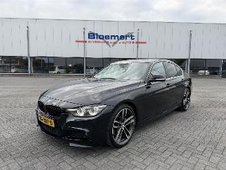 Damaged car BMW 3-serie 330i M Sort 2019/1