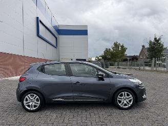 skadebil auto Renault Clio 0.9 TCe 66kw AIRCO 2018/4