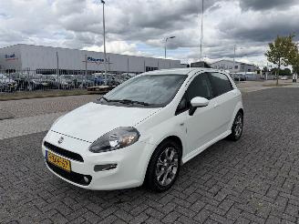 Voiture accidenté Fiat Punto Evo 0.9 TwinAir Lounge  Clima 2015/1