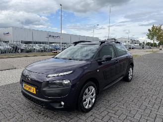 Schadeauto Citroën C4 cactus 1.2 Pure Tech 60Kw Clima - Navi 2017/9
