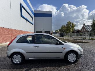 skadebil auto Ford Fiesta 1.3  Style 2004/6